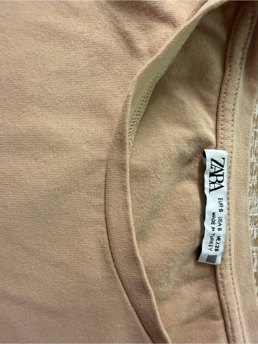 Zara Short-Sleeve cropped Crewneck Tee in nude/light tan